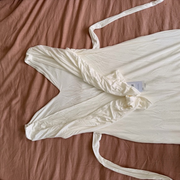 Charcoal Clothing Harlow Backless Dress White NWT size Small - Picture 4 of 5